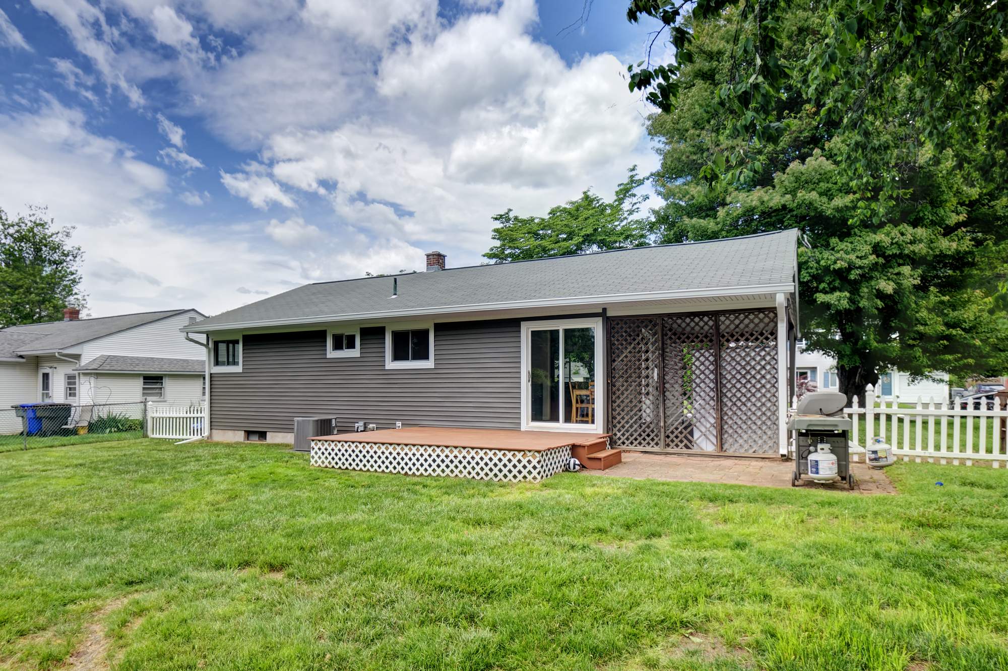 25 Yale Drive, Enfield, CT 06082