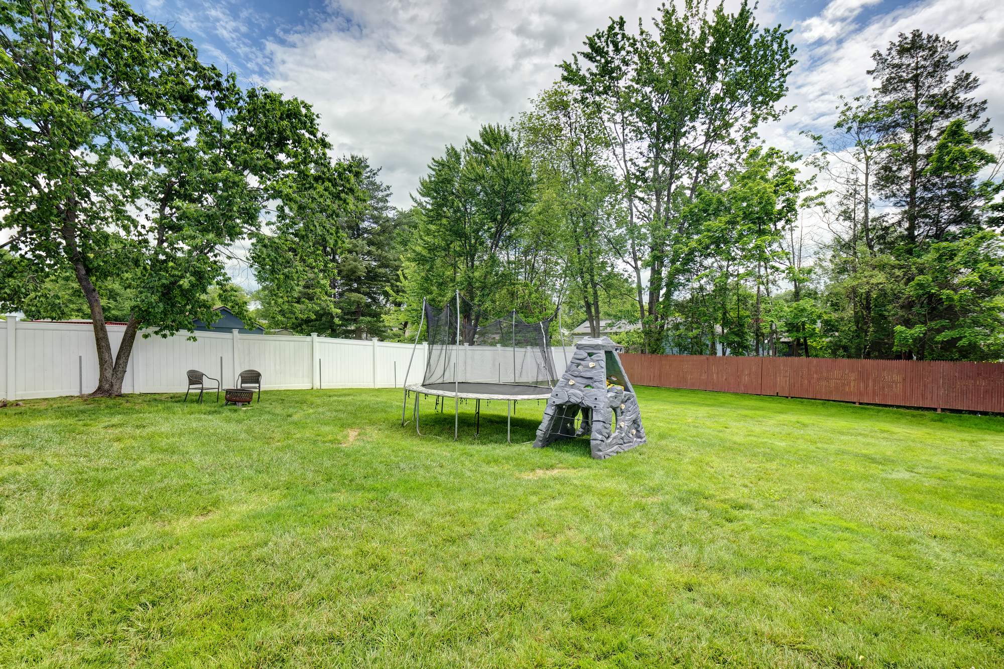 25 Yale Drive, Enfield, CT 06082