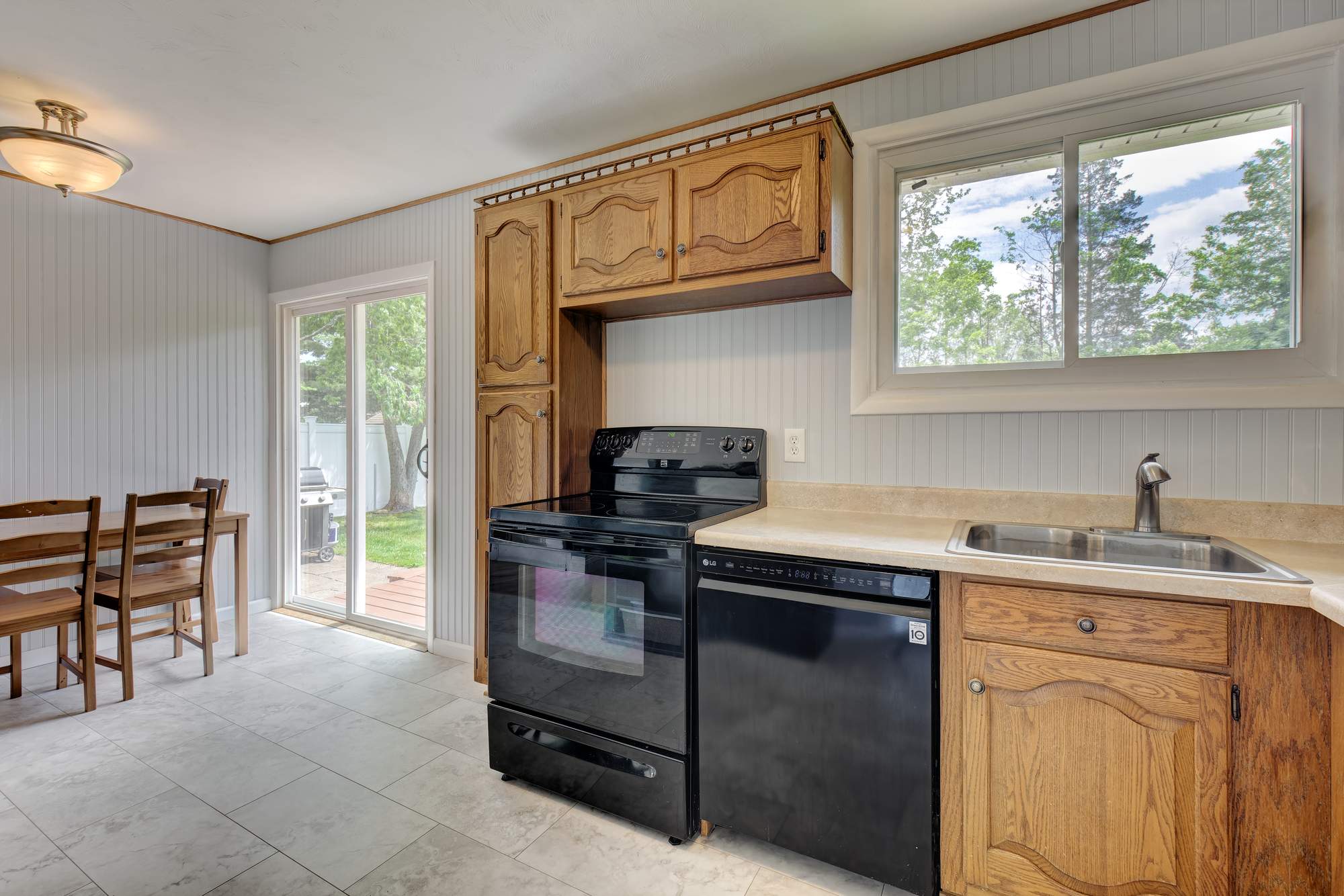 25 Yale Drive, Enfield, CT 06082