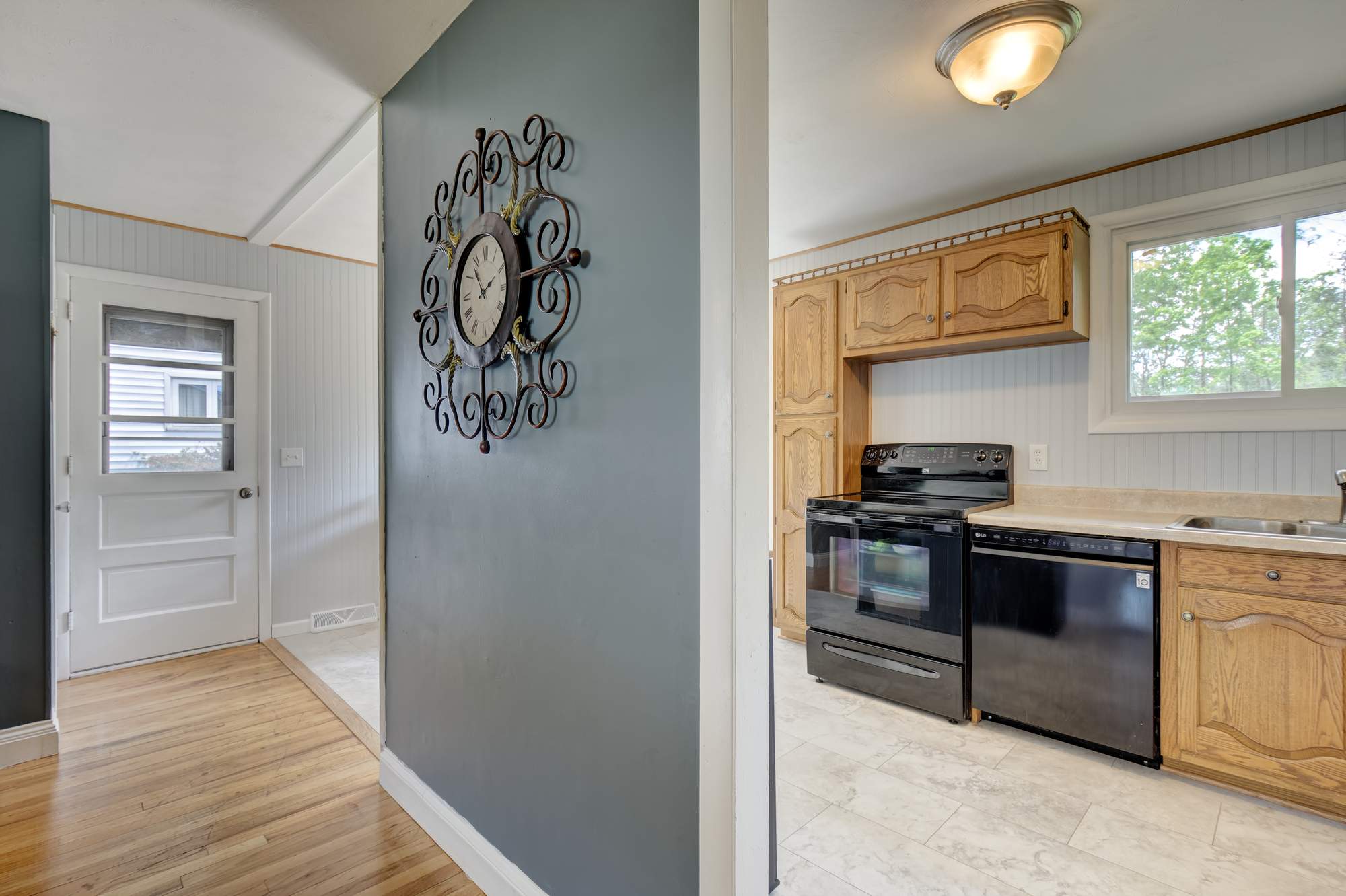 25 Yale Drive, Enfield, CT 06082