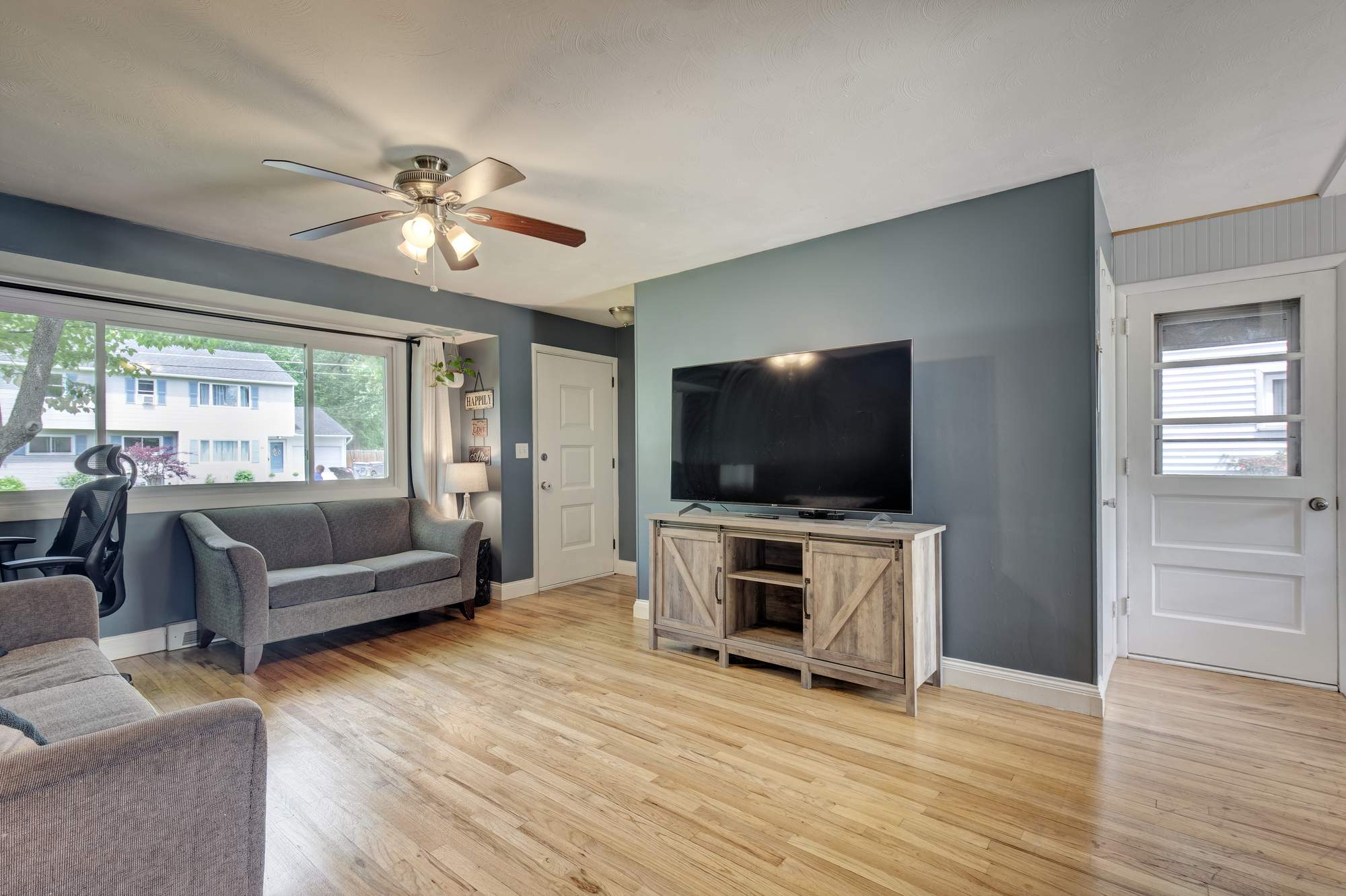 25 Yale Drive, Enfield, CT 06082