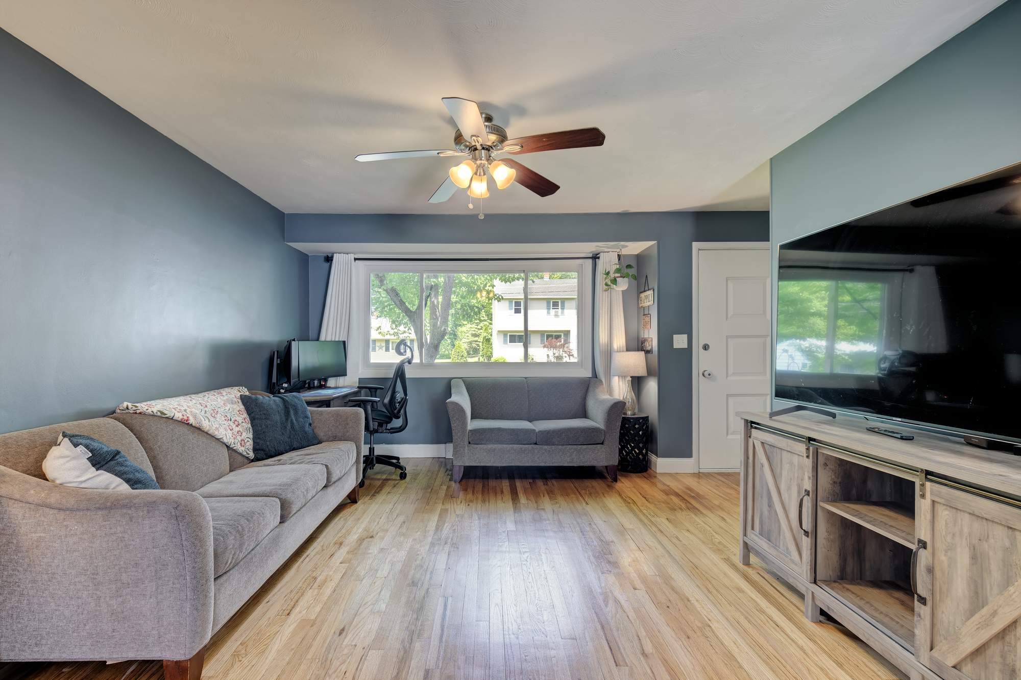 25 Yale Drive, Enfield, CT 06082