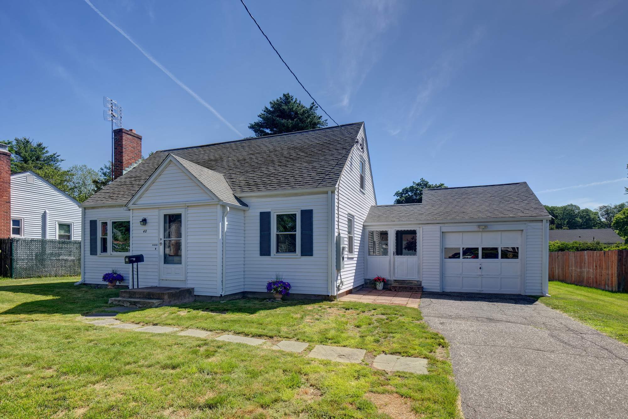 40 Oak Street, East Hartford, CT 06118