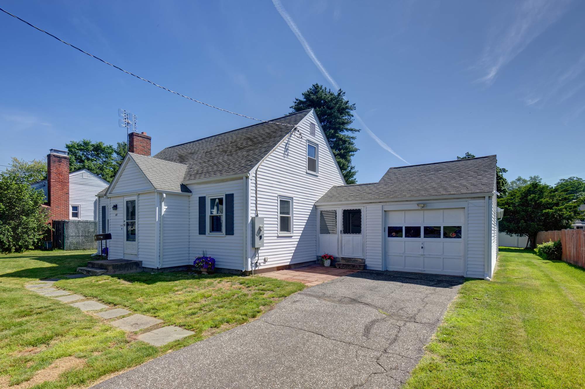 40 Oak Street, East Hartford, CT 06118