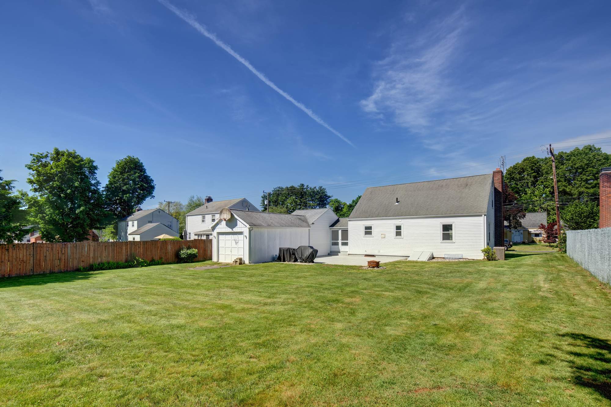 40 Oak Street, East Hartford, CT 06118