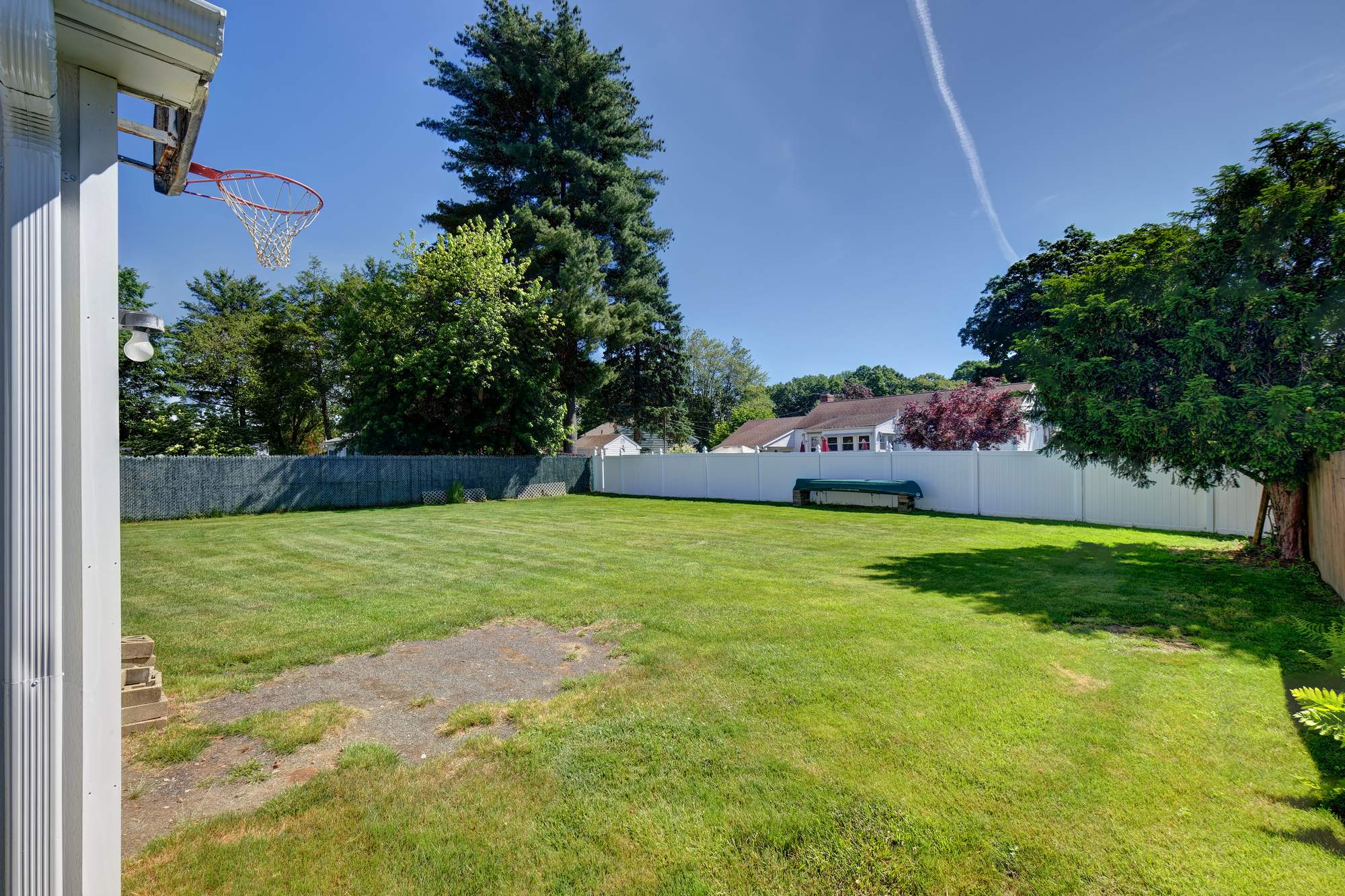 40 Oak Street, East Hartford, CT 06118