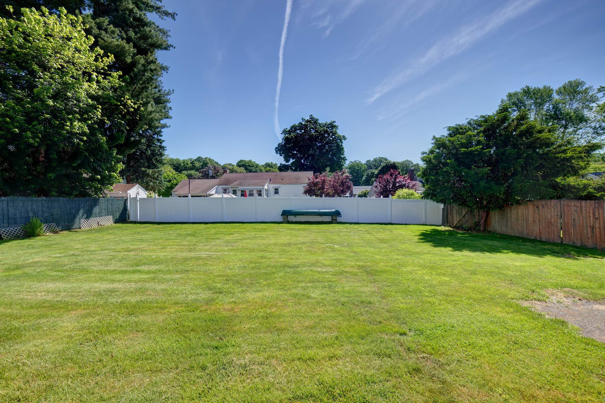 40 Oak Street, East Hartford, CT 06118
