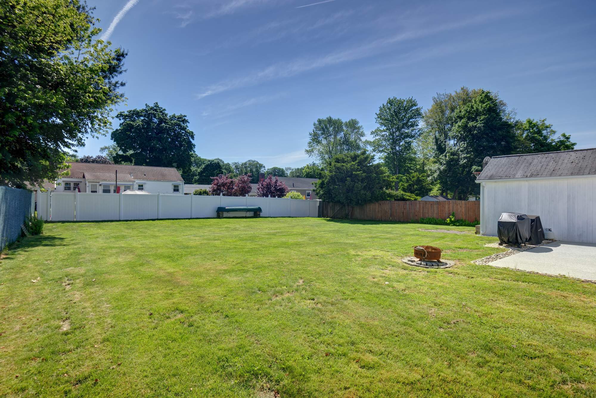 40 Oak Street, East Hartford, CT 06118