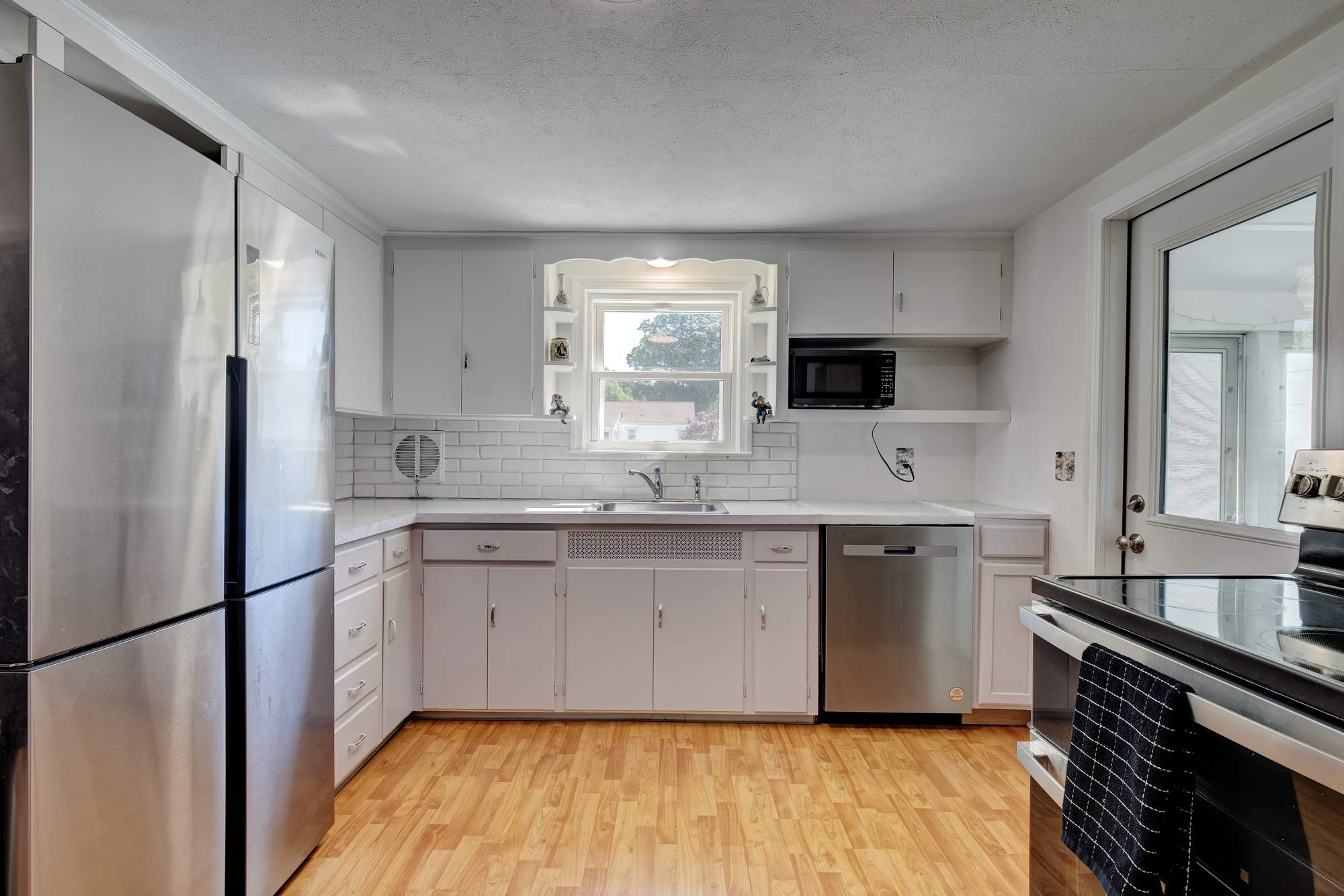 40 Oak Street, East Hartford, CT 06118