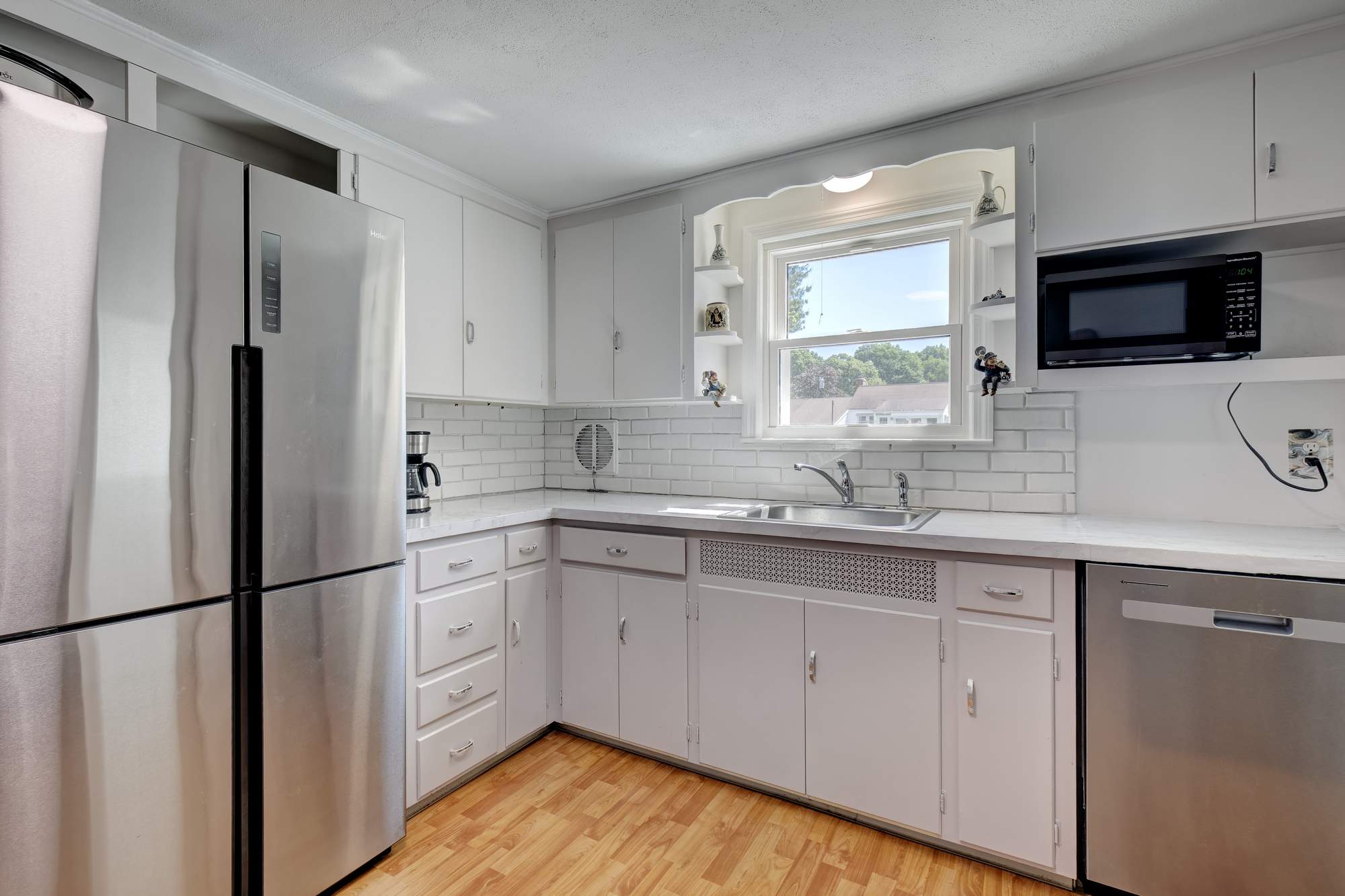 40 Oak Street, East Hartford, CT 06118