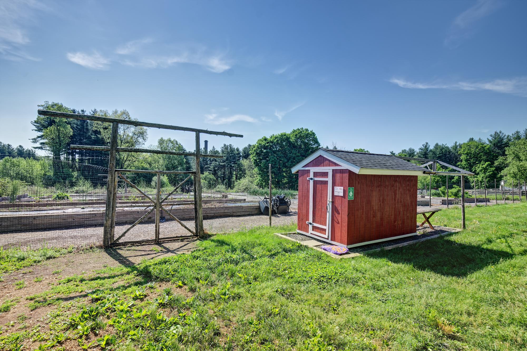 8 Commerce Road, Newtown, CT 06470