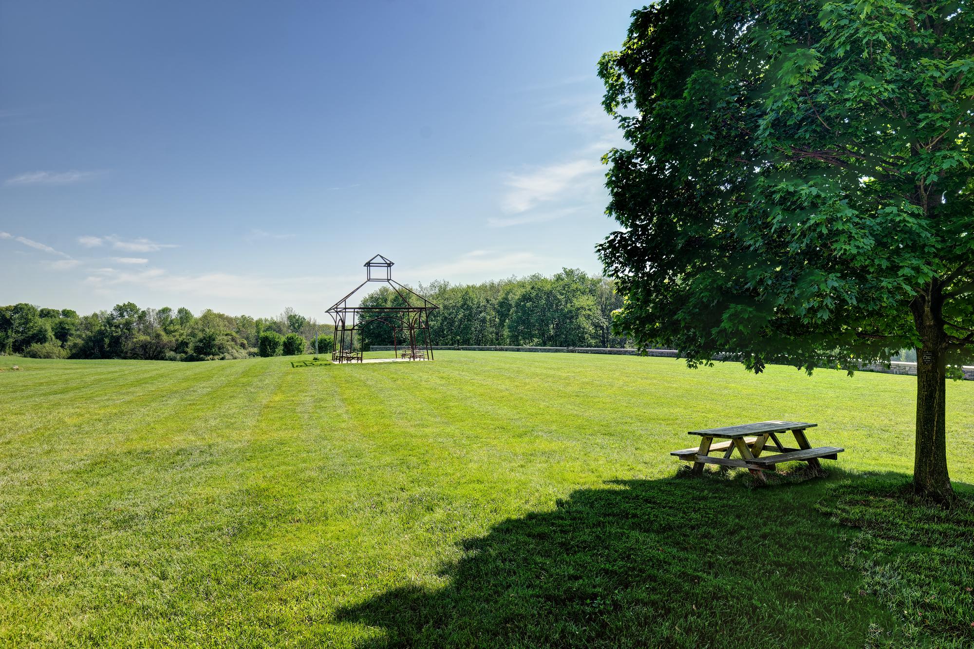 8 Commerce Road, Newtown, CT 06470