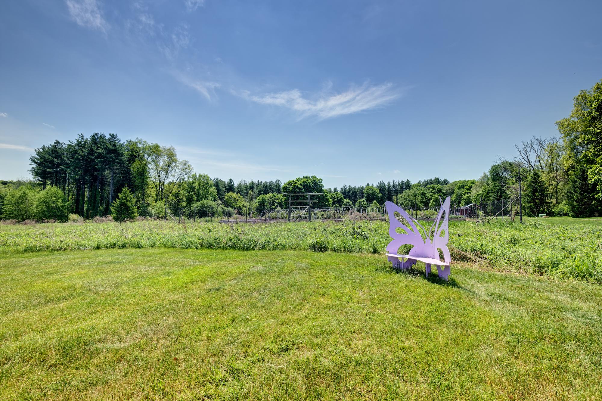 8 Commerce Road, Newtown, CT 06470