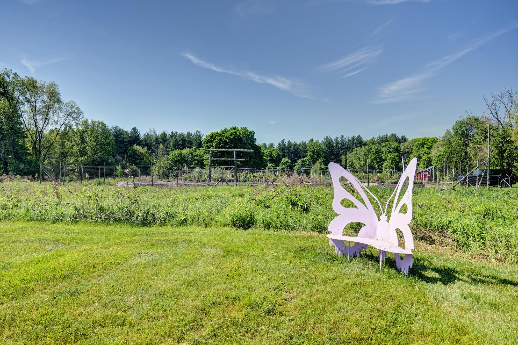 8 Commerce Road, Newtown, CT 06470