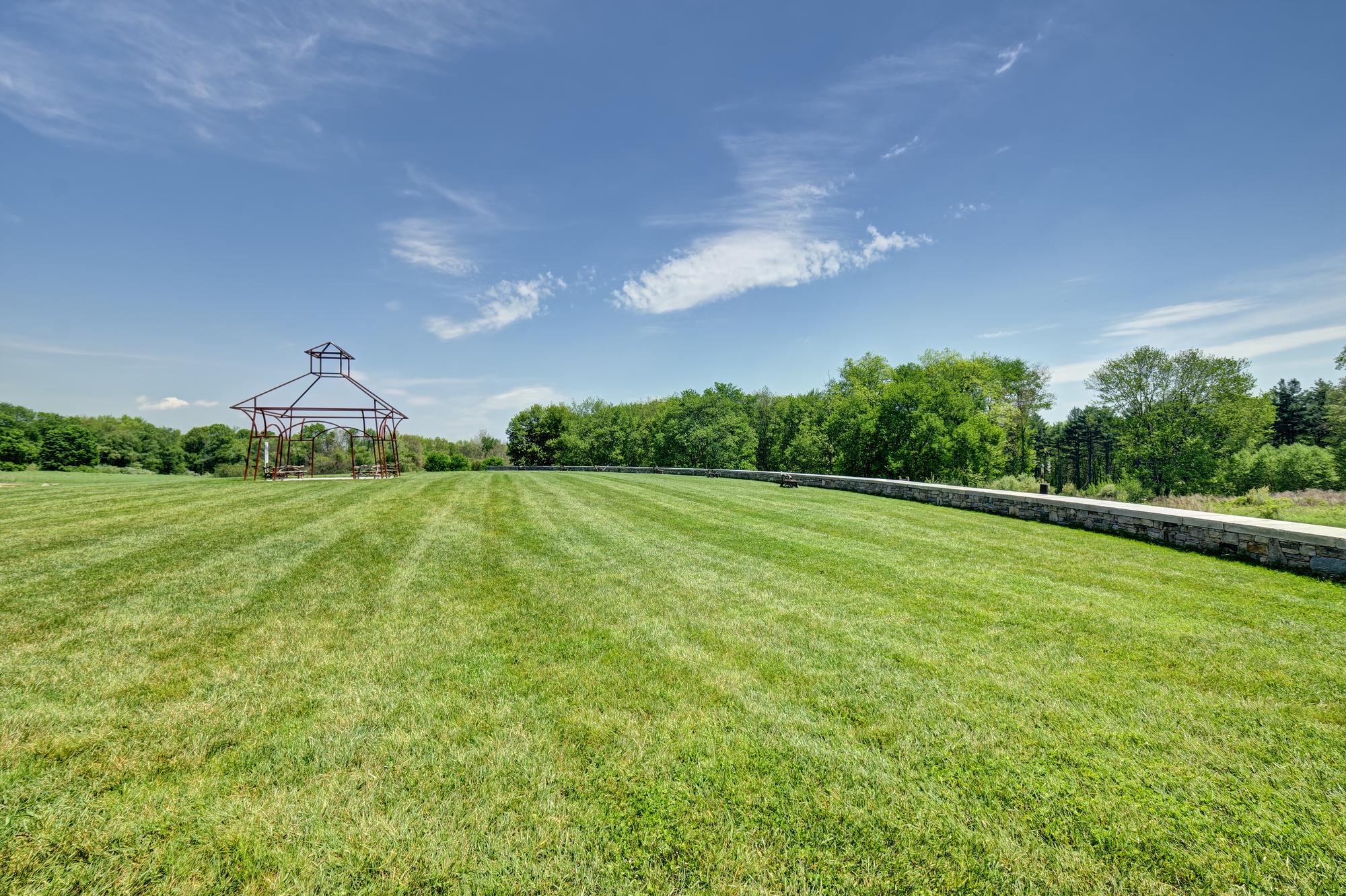 8 Commerce Road, Newtown, CT 06470
