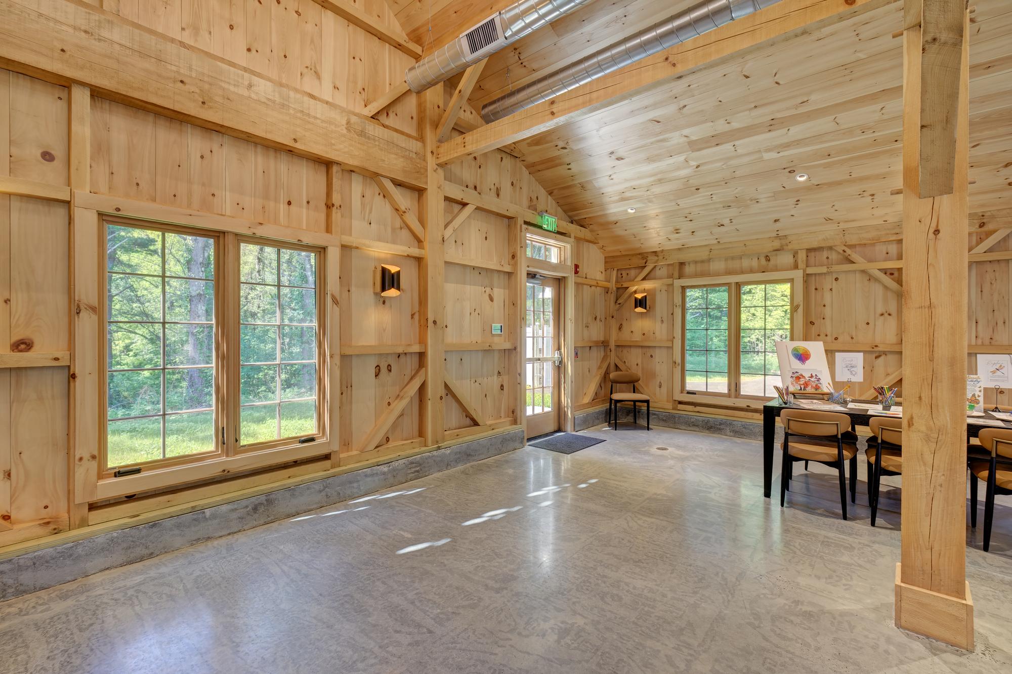 8 Commerce Road, Newtown, CT 06470