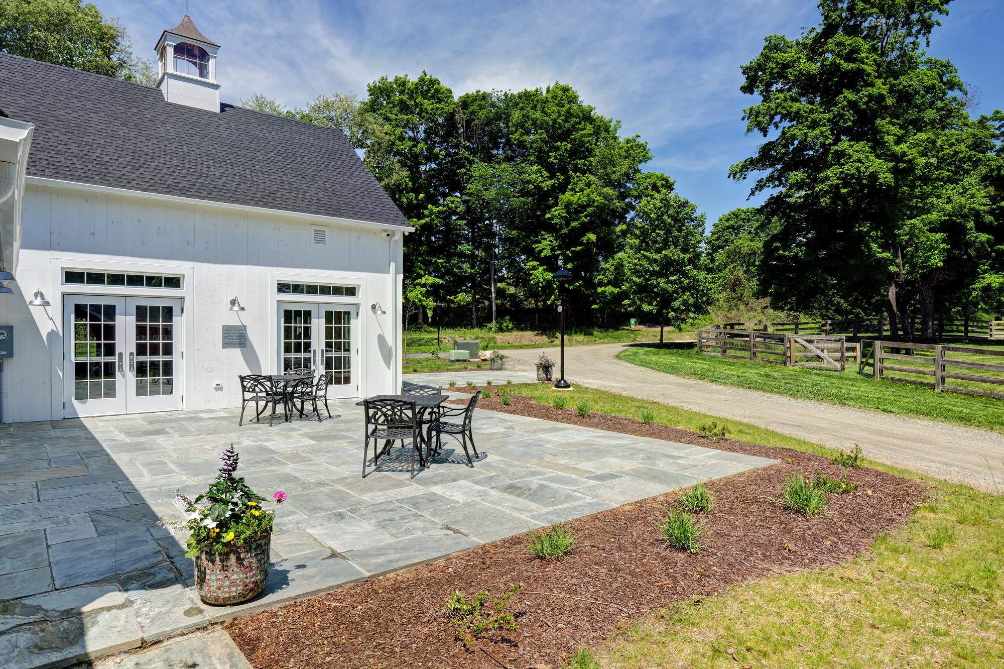 8 Commerce Road, Newtown, CT 06470