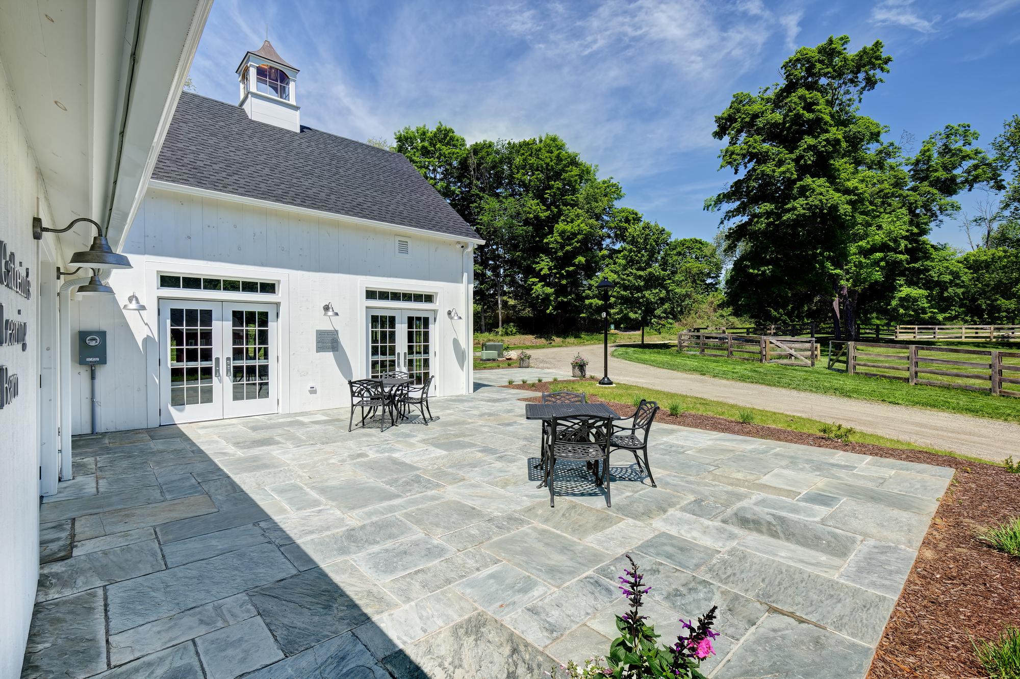 8 Commerce Road, Newtown, CT 06470