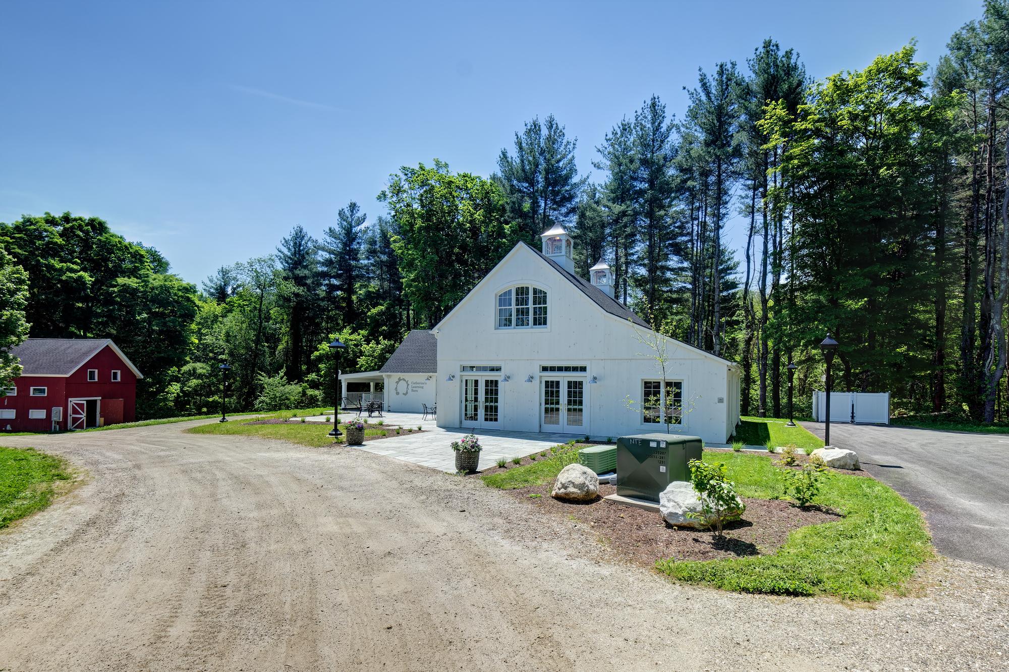 8 Commerce Road, Newtown, CT 06470