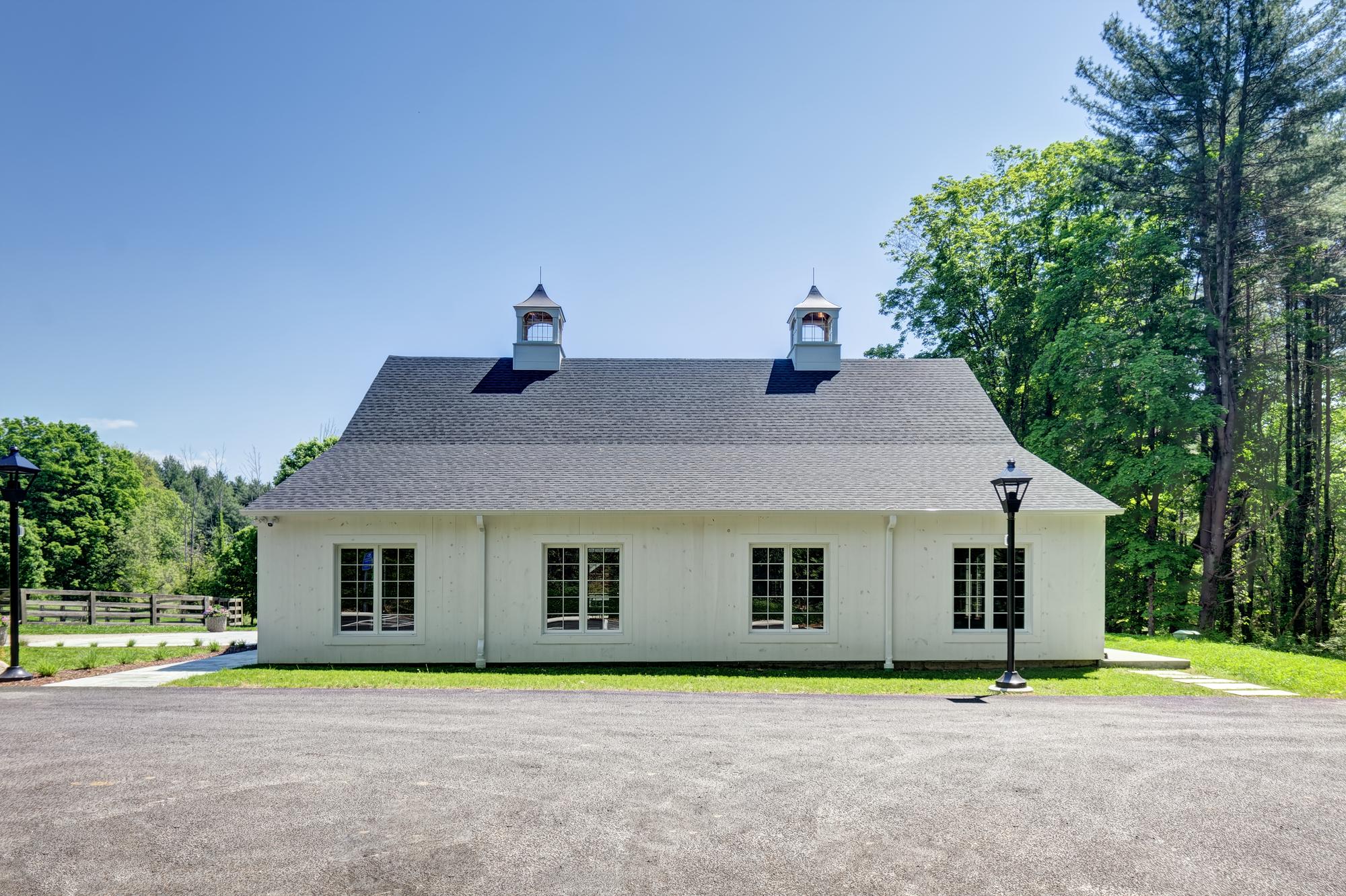 8 Commerce Road, Newtown, CT 06470