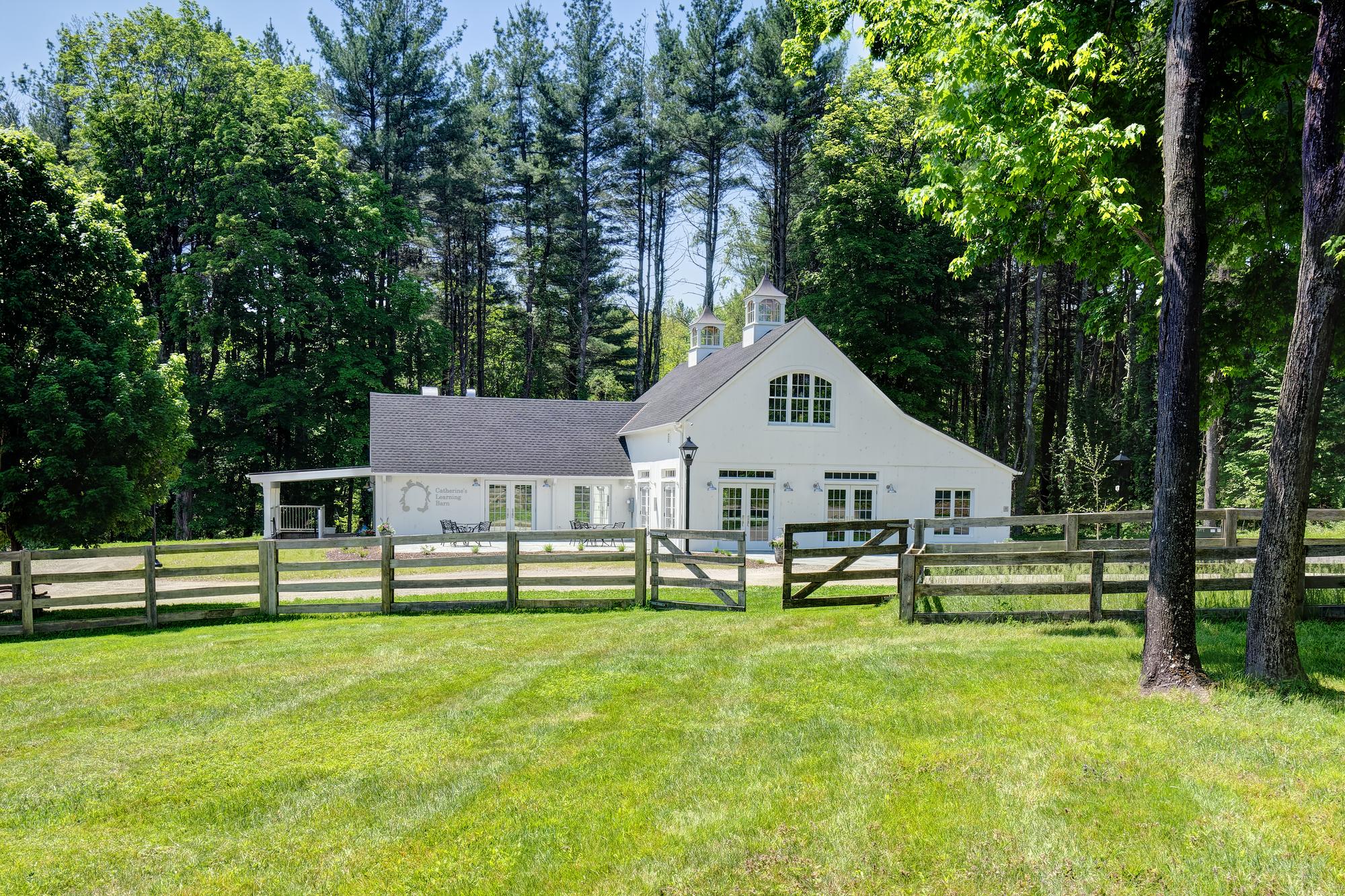 8 Commerce Road, Newtown, CT 06470