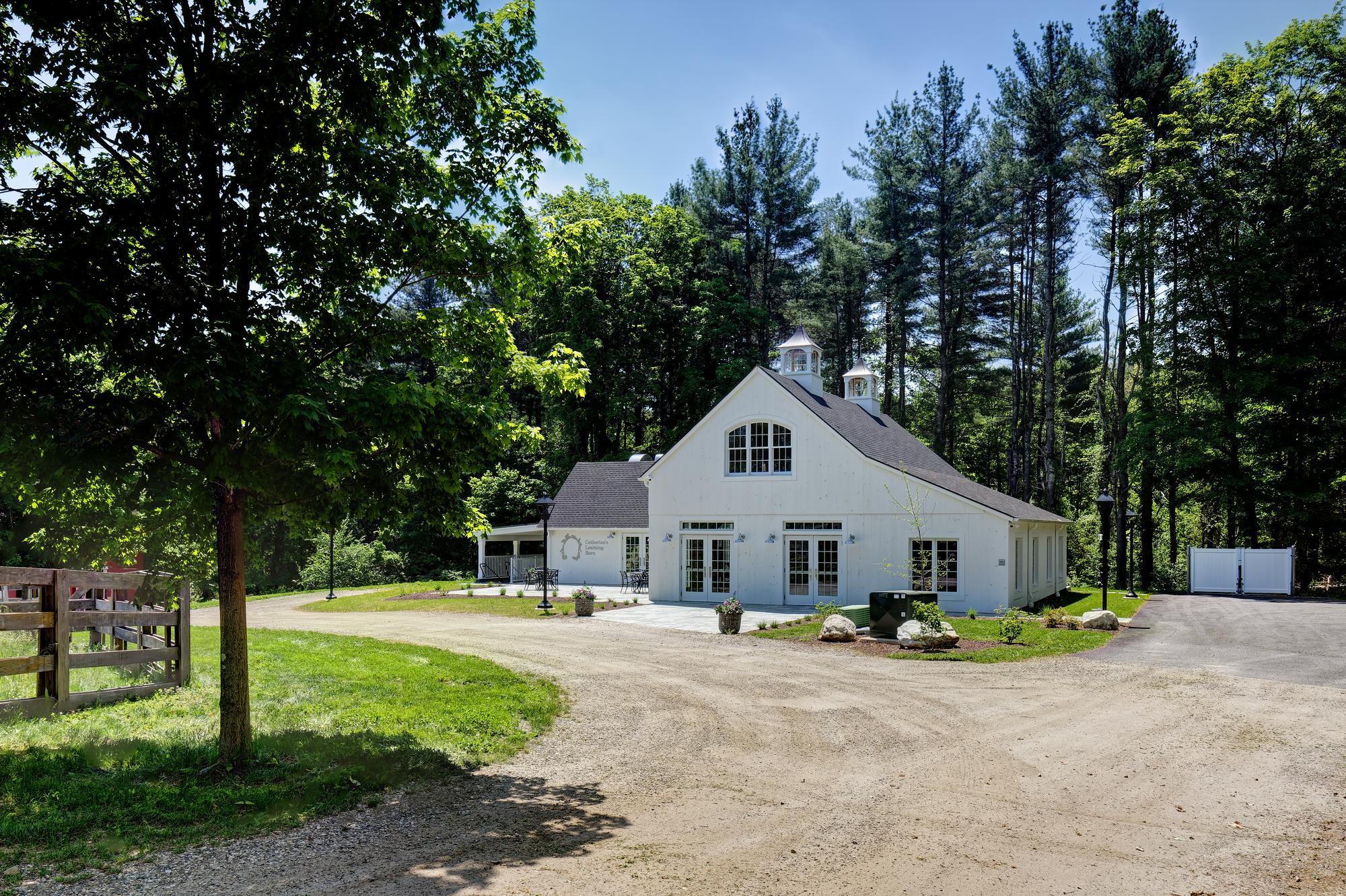 8 Commerce Road, Newtown, CT 06470